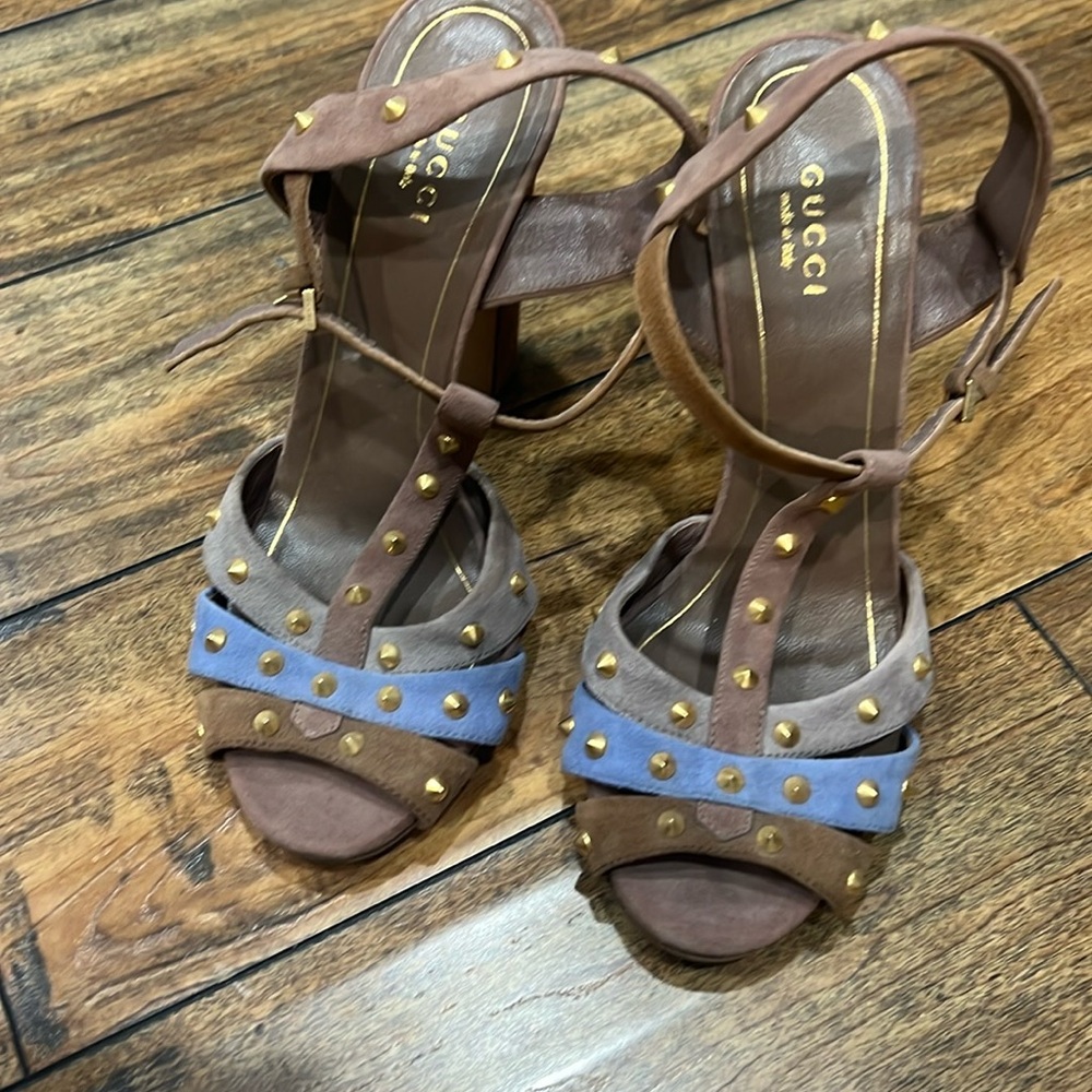 Beaut suede Gucci heels